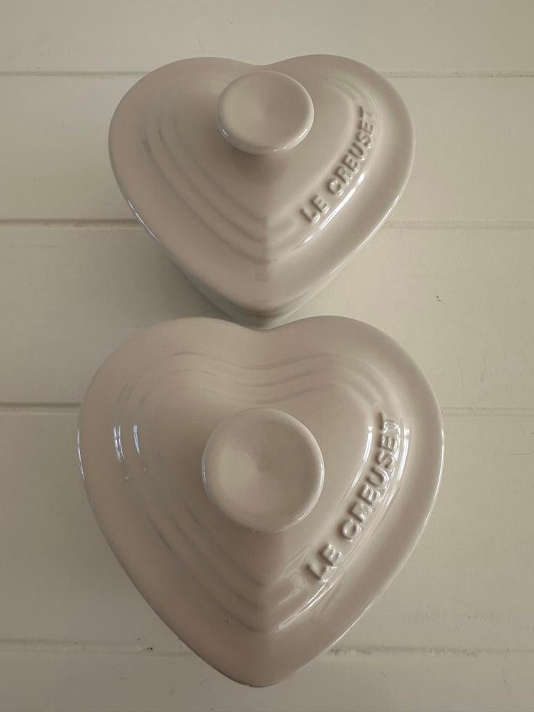 Le Creuset Hartvormige Ramekins - Set van 2, Huis en Inrichting, Keuken | Servies, Zo goed als nieuw, Overige typen, Overige stijlen