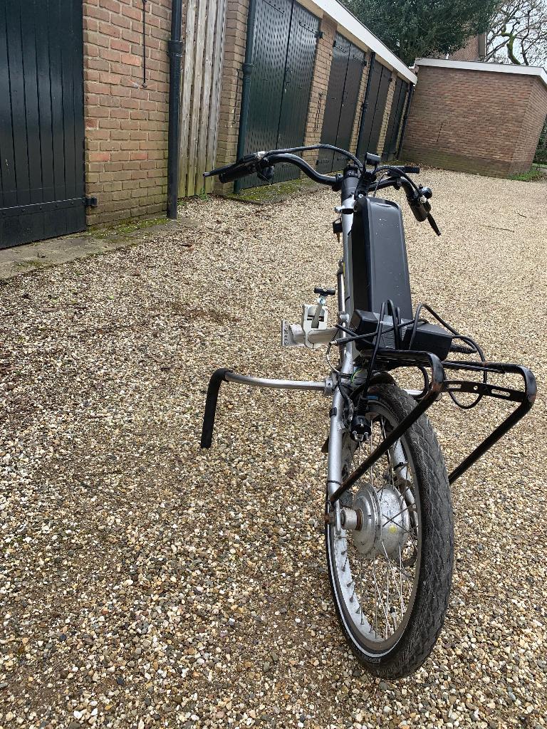 Elektrische handbike voor vast frame rolstoel, Diversen, Rolstoelen, Ophalen of Verzenden, Inklapbaar, Gebruikt, Elektrische rolstoel