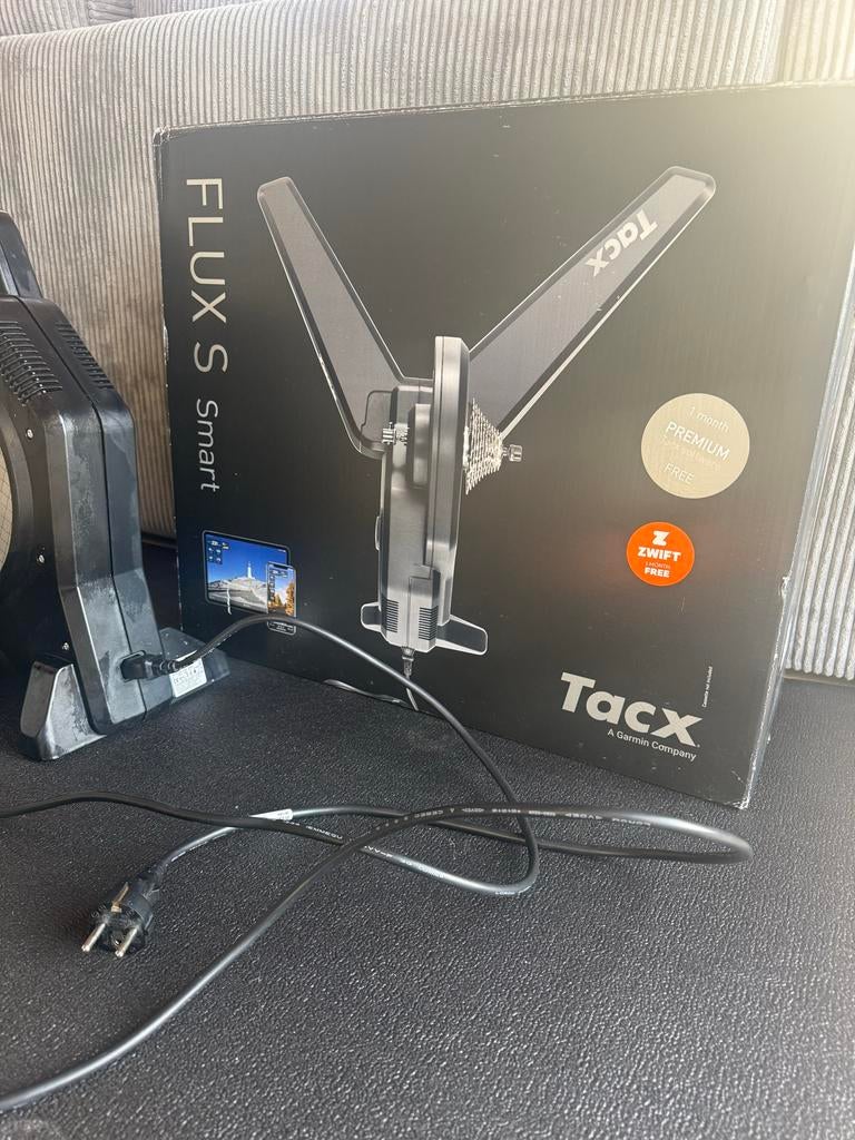 Tacx Flux S Smart fietstrainer inclusief cassette, Sport en Fitness, Wielrennen, Ophalen, Zo goed als nieuw, Overige typen