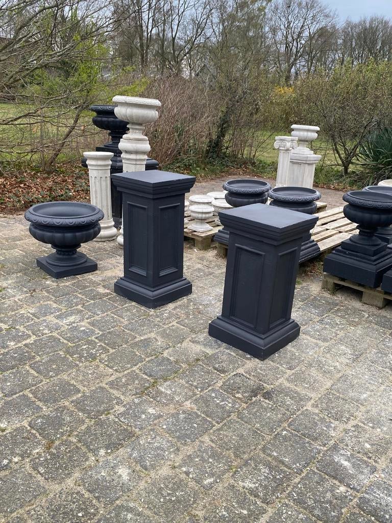 Antraciete betonnen zuilen en betonnen bloempotten, Tuin en Terras, Tuinvazen, Ophalen, Nieuw