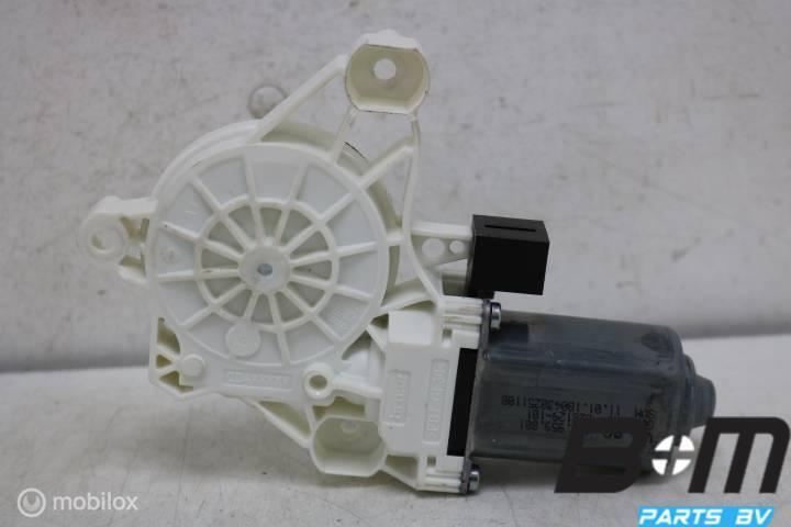 Raammotor linksvoor VW Passat B8 4K0959801, Gebruikt