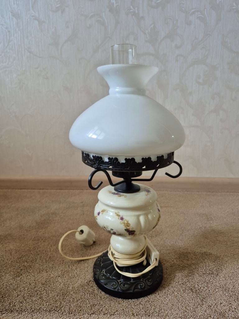 Tafellamp met bloemmotief, Ophalen