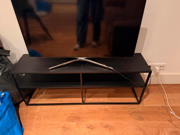 Zwart metalen TV meubel, Huis en Inrichting, Kasten | Televisiemeubels, Zo goed als nieuw, Minder dan 100 cm, 100 tot 150 cm, 25 tot 50 cm