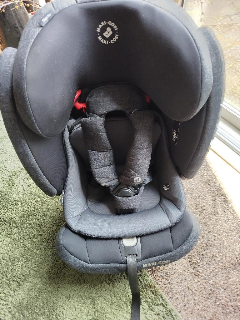 Maxi-Cosi - Autostoeltje TITAN PRO met stoelverkleiner, Ophalen, Verstelbare rugleuning, Zo goed als nieuw, 9 t/m 36 kg