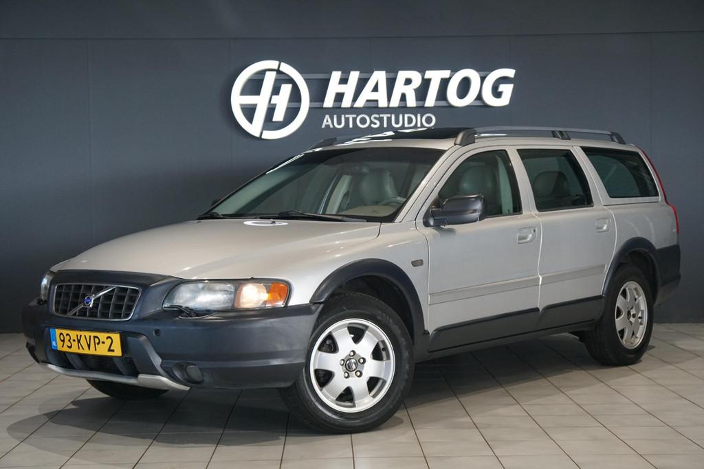 Volvo XC70 2.5 T + SCHUIFDAK / TREKHAAK / STOELVERWARMING /, Automaat, Open dak, 1700 kg, XC70