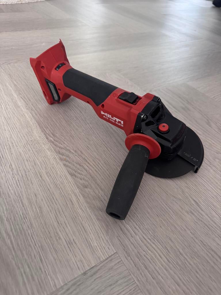 Hilti AG 4S-22, Doe-het-zelf en Verbouw, Gereedschap | Slijpmachines, Ophalen of Verzenden, Zo goed als nieuw, Minder dan 700 watt