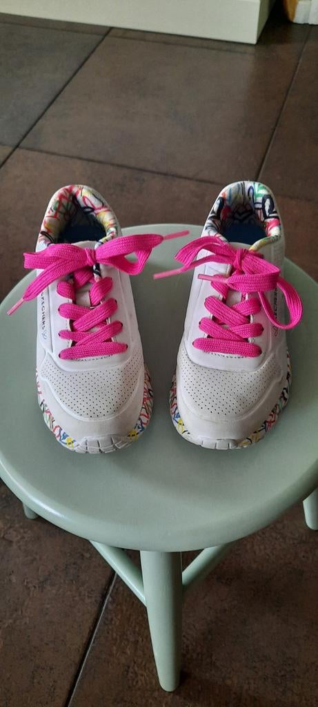 Zeer mooie sneakers van Skechers, maat 31, zo goed als nieuw, Kinderen en Baby's, Kinderkleding | Schoenen en Sokken, Ophalen