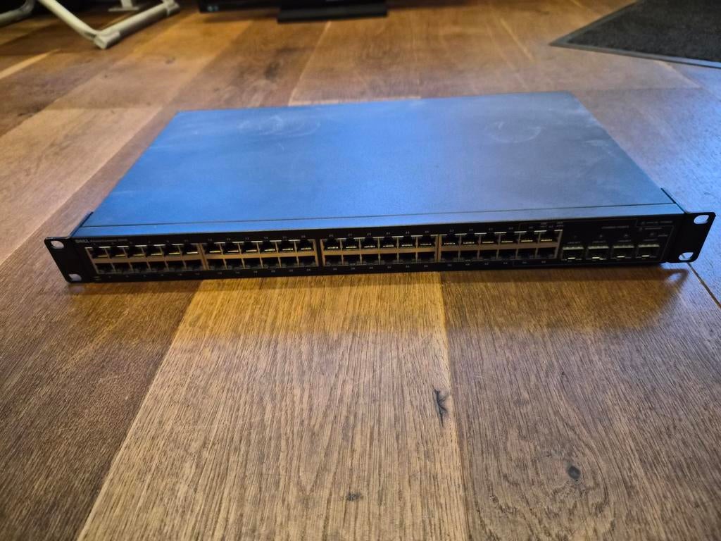 Dell PowerConnect 2848 Gigabit Ethernet Switch P249M Rev: A, Computers en Software, Netwerk switches, Ophalen of Verzenden, Gebruikt