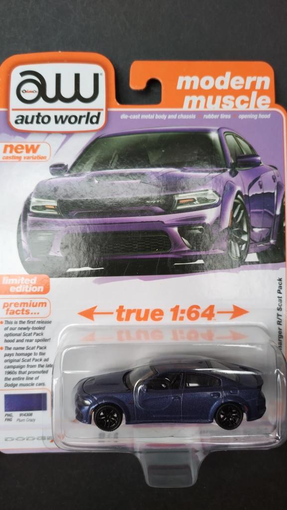 Dodge Charger Rt Scat Pack purple 1:64 Autoworld Pol, Hobby en Vrije tijd, Modelauto's | Overige schalen, Nieuw, Auto, Verzenden