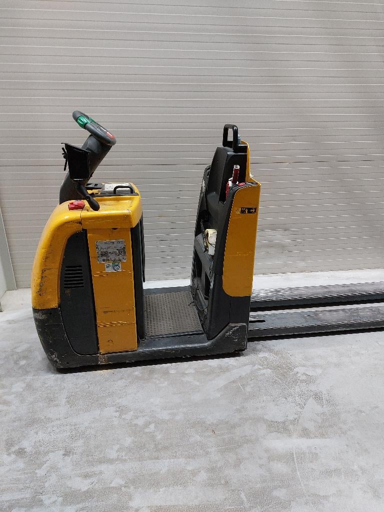 Jungheinrich ECE 220 elektrische pallettruck – 2.000 kg, Doe-het-zelf en Verbouw, Palletwagens en Pompwagens, Ophalen, Gebruikt