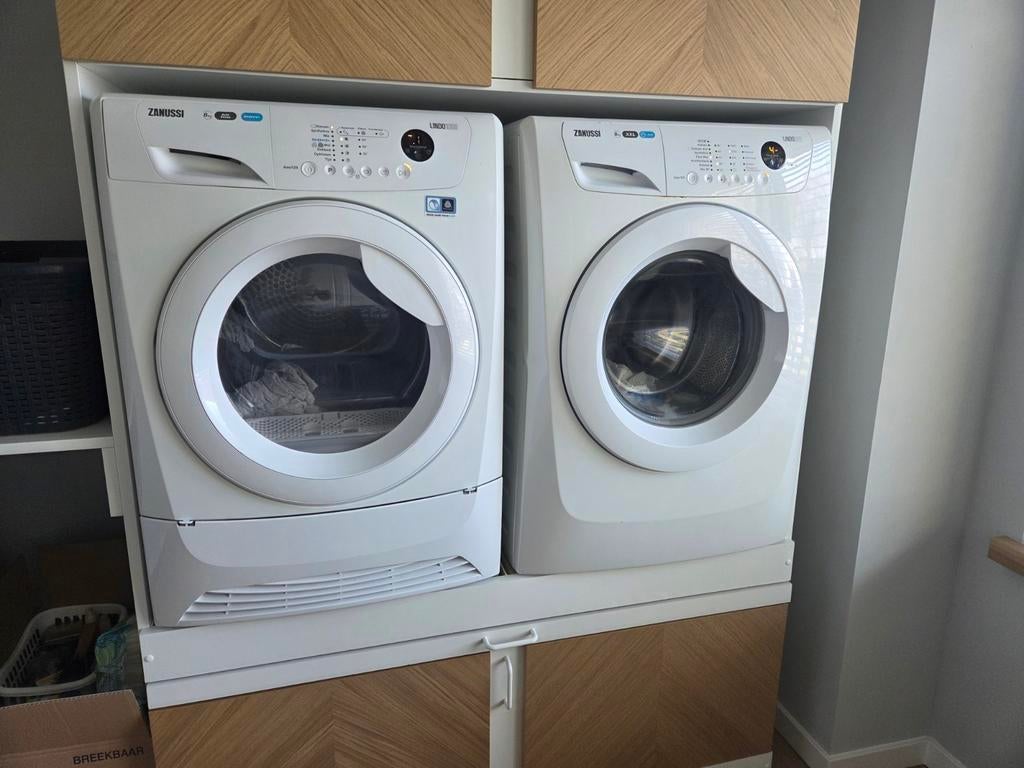 Wasmachine en wasdroger Zanussi lindo 300 en 1000, Witgoed en Apparatuur, Wasmachines, Ophalen, 1200 tot 1600 toeren, 8 tot 10 kg