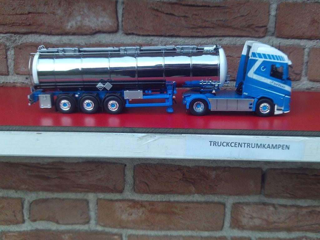 Tekno  Volvo  FH  Aero  van  Kees  Intveen., Hobby en Vrije tijd, Modelauto's | 1:50, Ophalen of Verzenden, Nieuw, Bus of Vrachtwagen