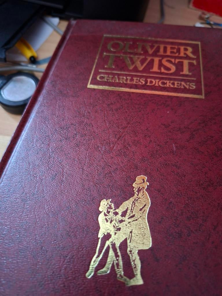 Olivier Twist - Charles Dickens (Reader's Digest), Ophalen of Verzenden, Gelezen, Charles Dickens, Nederland