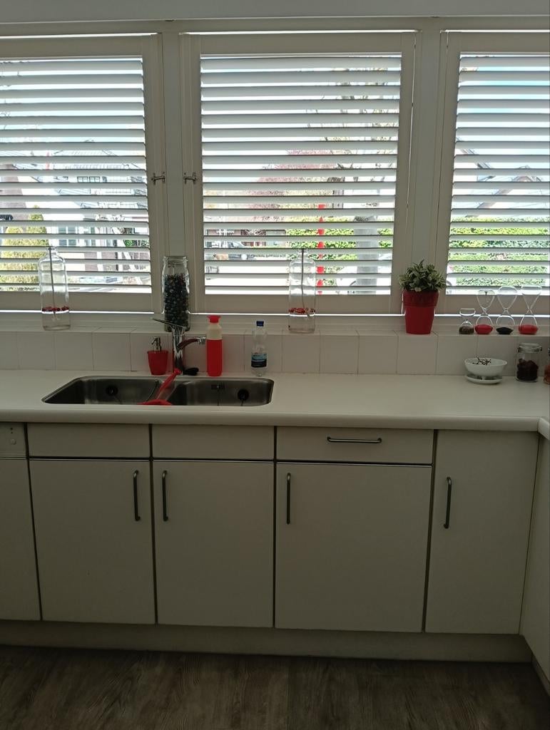 Keukenblok met apparatuur, geplaatst in 1989, Ophalen, Gebruikt, Hoekkeuken, Kunststof