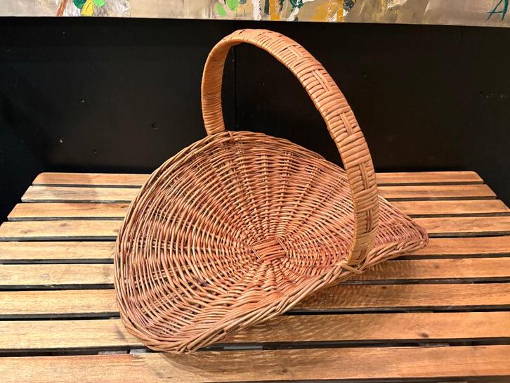 Brocante rieten/rotan plukmand., Antiek en Kunst, Curiosa en Brocante, Ophalen