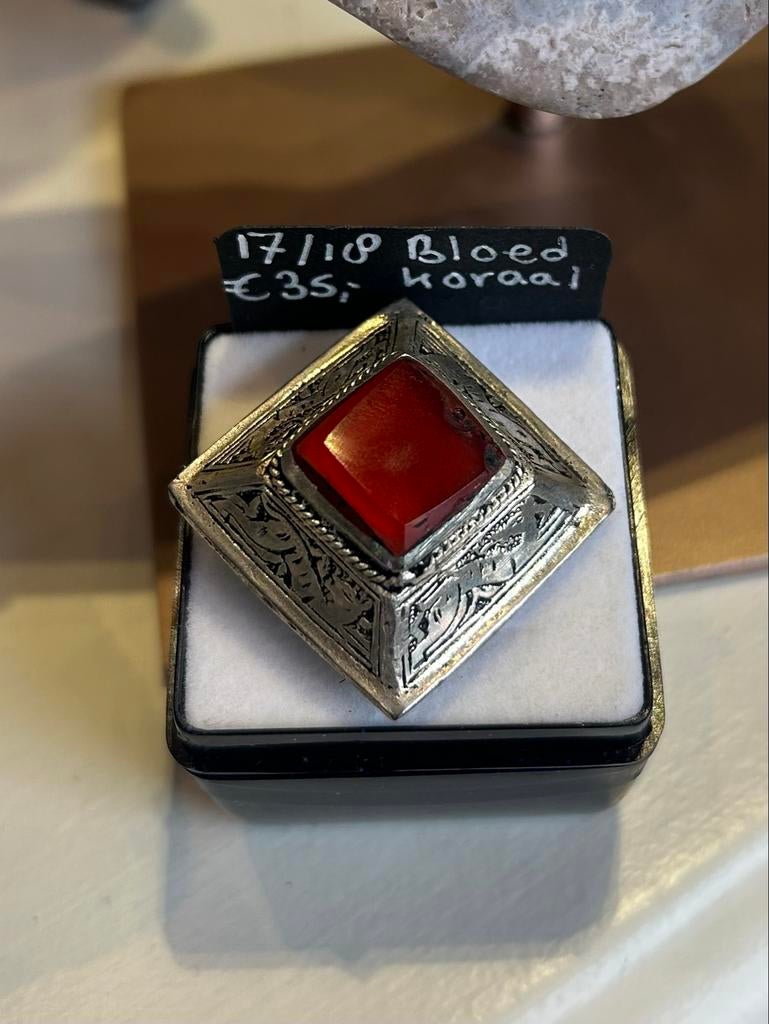 Bloedkoraal Ring Verzilverd - Maat 17,5, Gebruikt, Ophalen of Verzenden, X, Met edelsteen