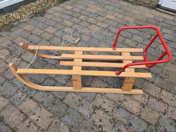 Opklapbare houten slee met rugleuning, Kinderen en Baby's, Speelgoed | Buiten | Sleeën, Gebruikt, Hout, Rugleuning, Ophalen