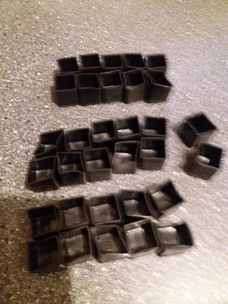 32 zwarte kunstof stoel doppen, Ophalen of Verzenden, Nieuw