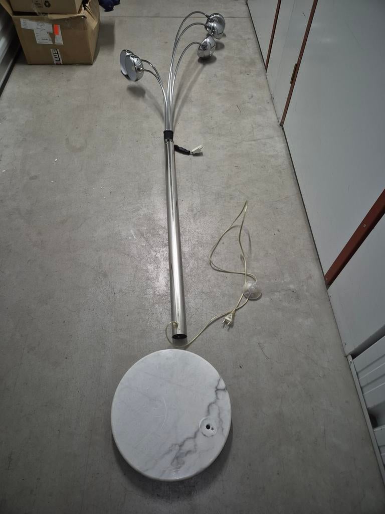 Vloerlamp met marmeren voet, Ophalen