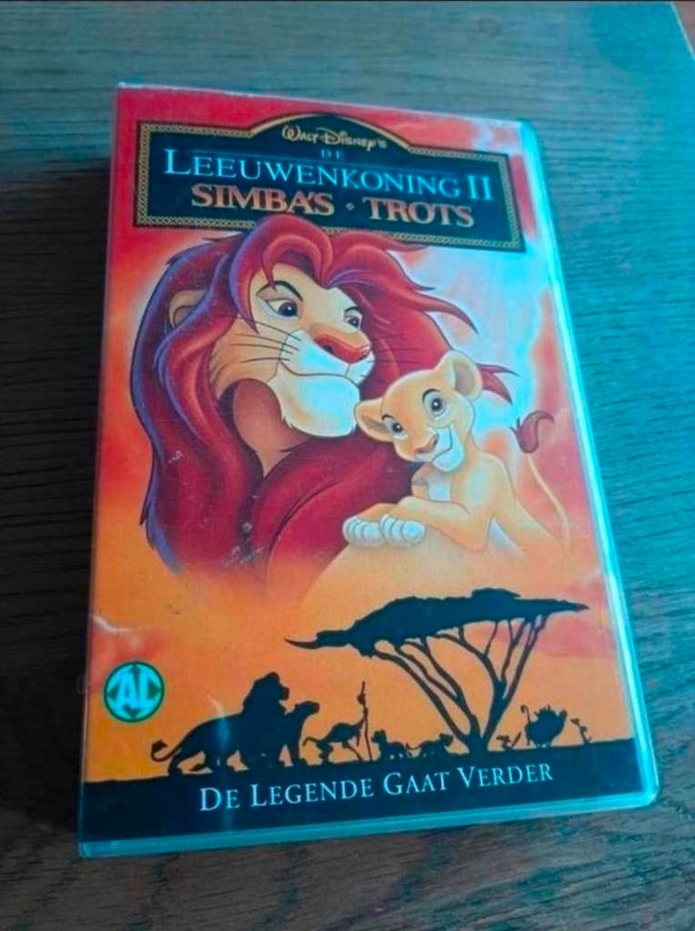 Walt Disney De Leeuwenkoning 2 Simba's Trots videoband, Alle leeftijden, Ophalen of Verzenden, Gebruikt, Tekenfilms en Animatie
