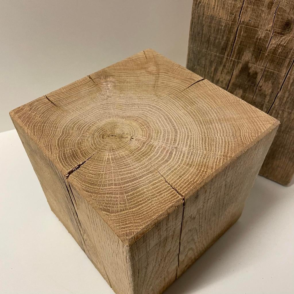 Handgemaakte winddroog eiken sokkels / zuilen – 20x20 cm, Huis en Inrichting, Woonaccessoires | Zuilen en Pilaren, Ophalen of Verzenden