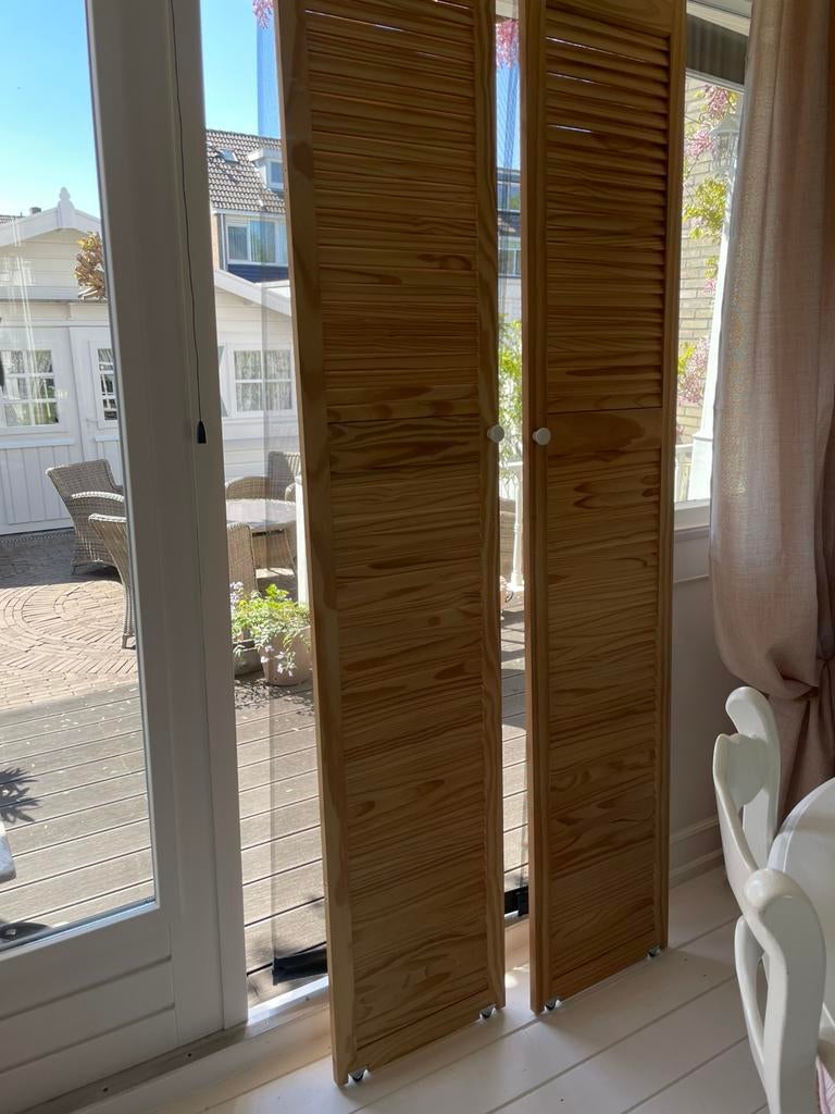 2 louvre deuren (op wieltjes), Huis en Inrichting, Ophalen, Zo goed als nieuw