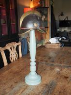 Oude Helm met Hoedenstandaard, Ophalen of Verzenden