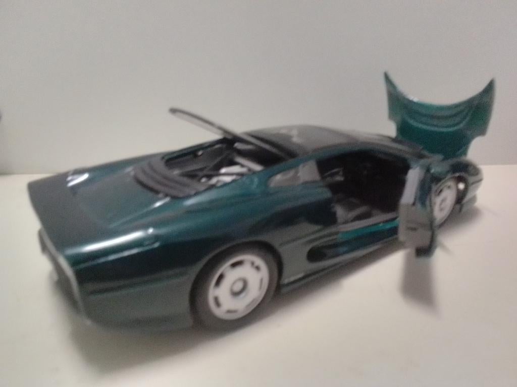 Jaquar XJ 220, Hobby en Vrije tijd, Modelauto's | 1:24, Ophalen of Verzenden, Zo goed als nieuw, Overige merken