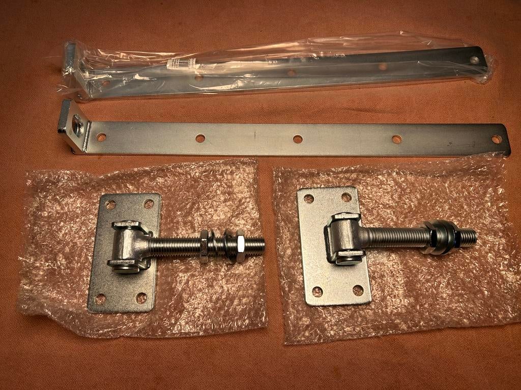 Verstelbaar hengen 600x50mm - Verzinkt poortscharnier, Doe-het-zelf en Verbouw, Hang- en Sluitwerk, Ophalen of Verzenden, Nieuw