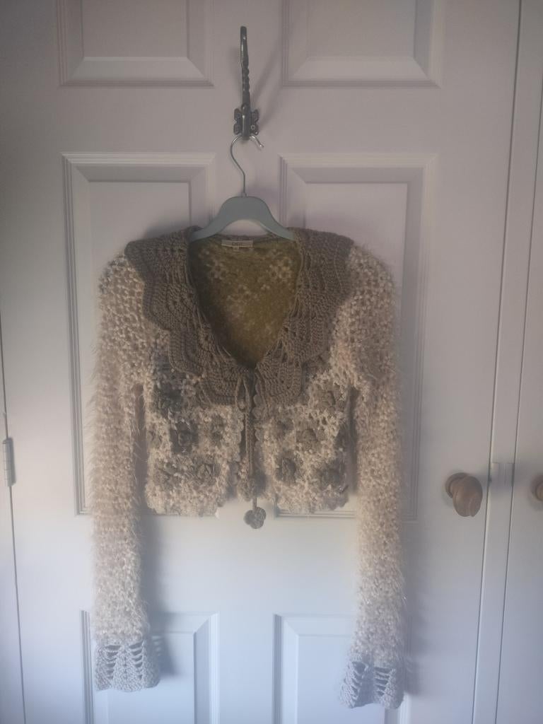 Gehaakt vestje met bloemen en kanten kraag, Beige, Ophalen of Verzenden, Zo goed als nieuw, DIDL