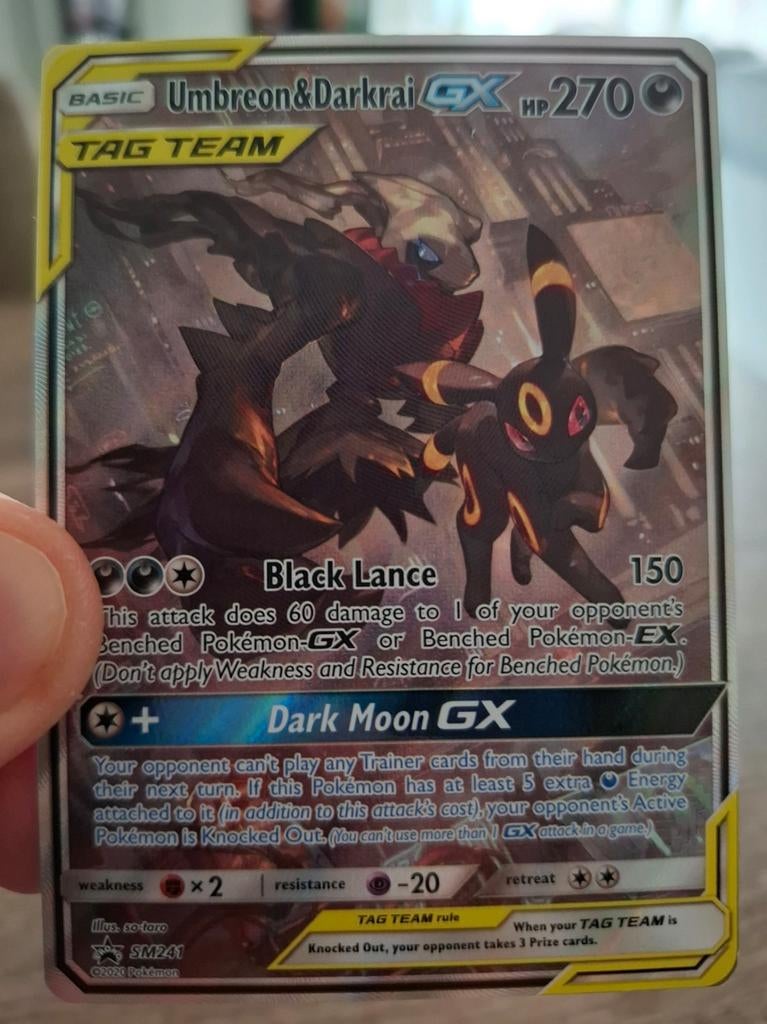 Umbreon & Umbreon SM241 GX, Ophalen of Verzenden, Zo goed als nieuw, Losse kaart, Foil