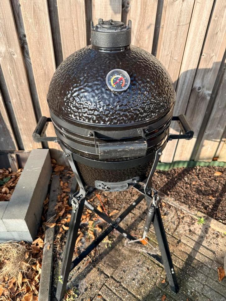 Kamado BBQ 33 cm met onderstel en plate setter, Tuin en Terras, Houtskoolbarbecues, Gebruikt, Met accessoires, Ophalen