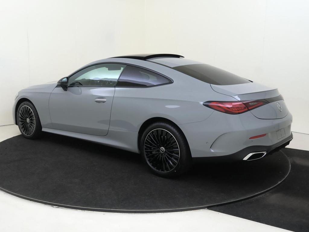 Mercedes-Benz CLE Coupé 300 e AMG Line / Winterpakket / Mem, Auto's, Mercedes-Benz, Automaat, Parkeerassistent, 4 cilinders, 4 stoelen