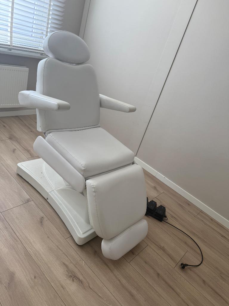 Behandelstoel / schoonheidssalonstoel, Sport en Fitness, Massageproducten, Ophalen, Gebruikt, Massagetafel