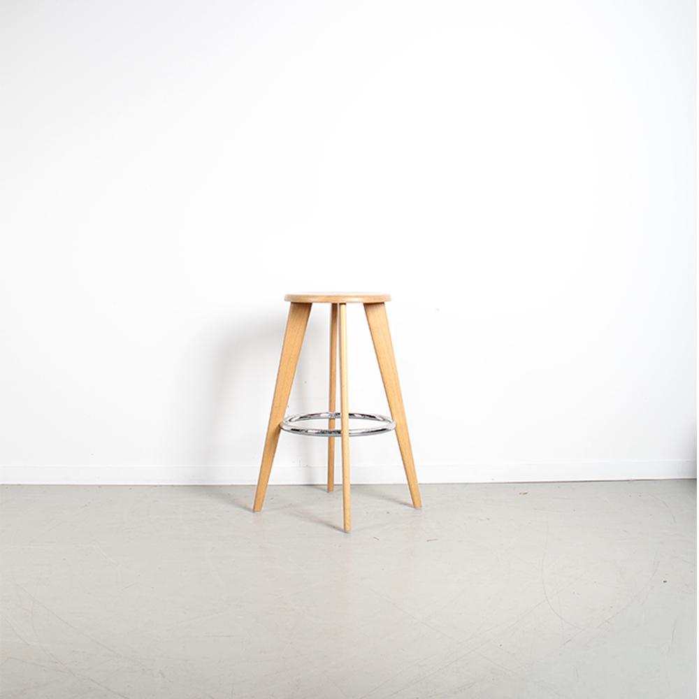 6x Vitra Jean Prouve Tabouret Haut Kruk – Eikenhout, Niet ingevuld, Niet ingevuld, Ophalen of Verzenden, Zo goed als nieuw