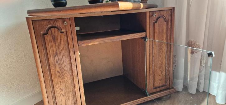 tv audio meubel met draaiplateau, Gratis, Zaterdag, Huis en Inrichting, Kasten | Televisiemeubels, Gebruikt, Minder dan 100 cm