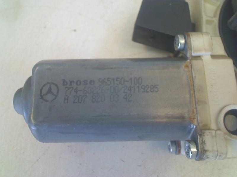 Raammechaniek Elek Links + motor E (C207) 2010, Gebruikt, Mercedes-Benz AG, Mercedes-Benz, Mercedesstraße 120, Stuttgart 70372, , Duitsland