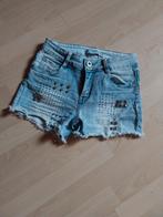 Jeans broekje met studs maat S, Verzenden, Zo goed als nieuw, Blauw, W28 - W29 (confectie 36)