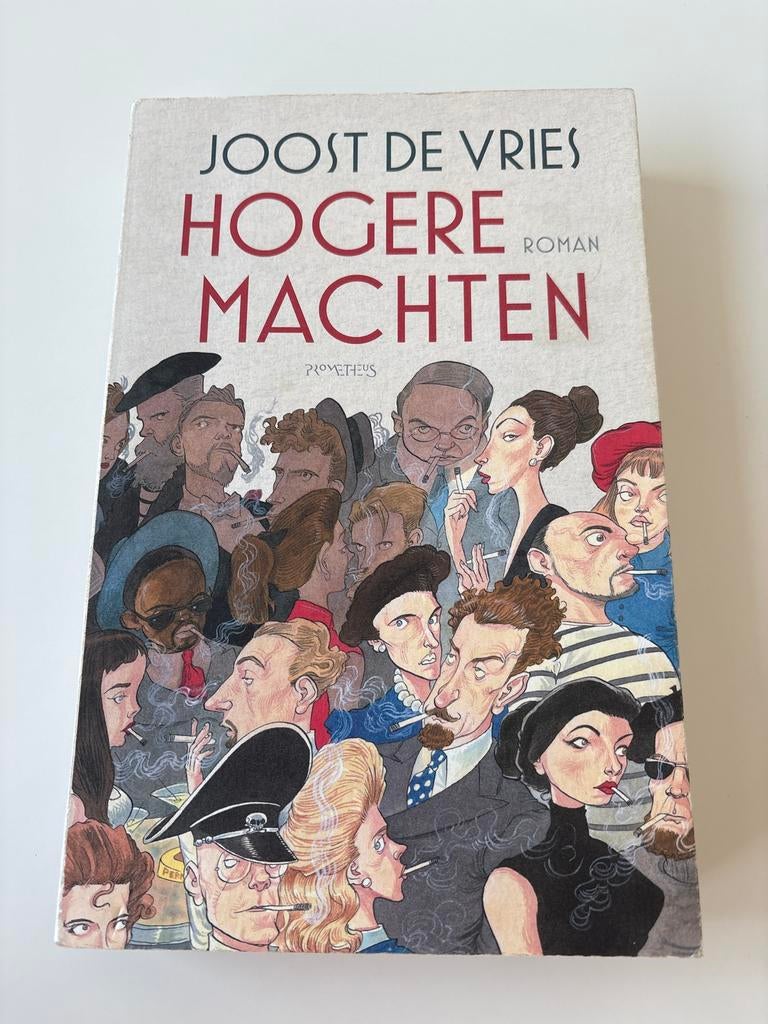 Joost de Vries - Hogere machten, Boeken, Gelezen, Ophalen of Verzenden, Nederland, Joost de Vries