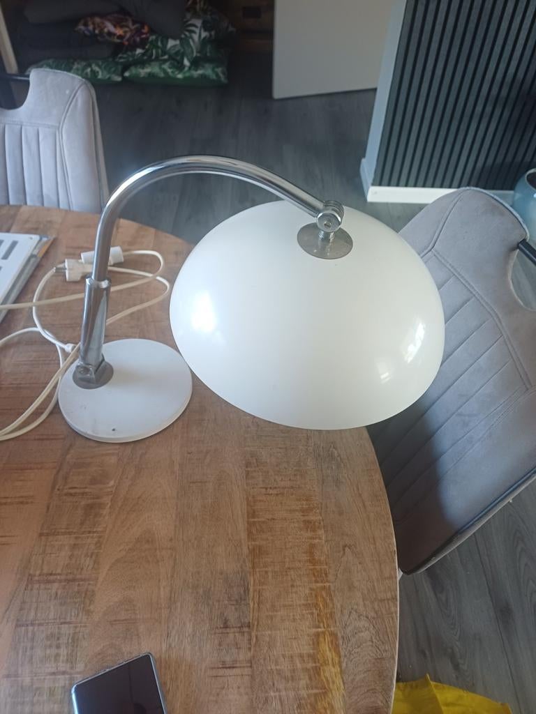 Hala zeist 144  bureaulamp  ontworpen door h.t.n.a buguet,, Verzamelen, Retro, Huis en Inrichting, Ophalen of Verzenden