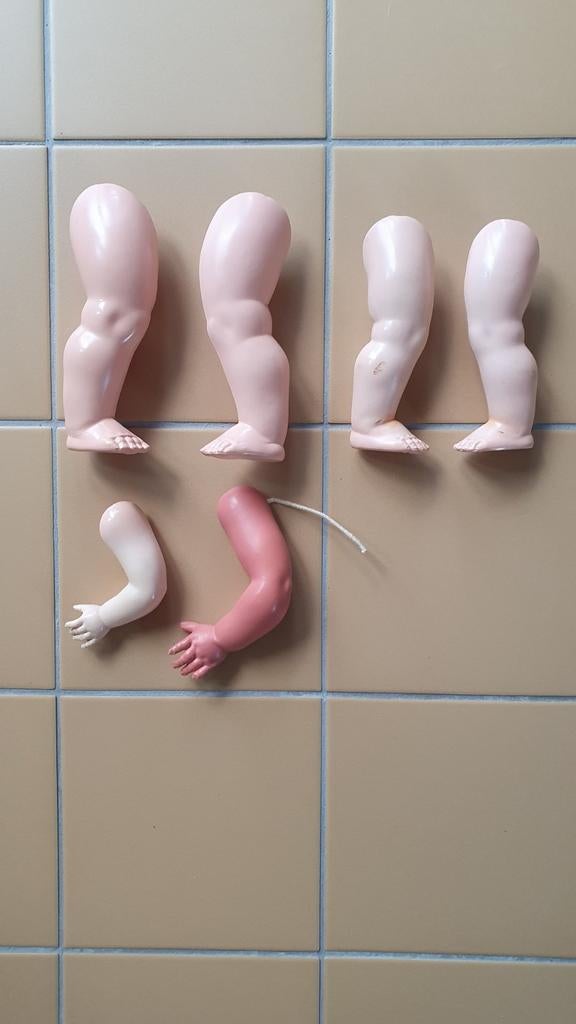 Celluloid onderdelen voor o.a. Schildpad poppen € 5,00, Ophalen of Verzenden, Zo goed als nieuw, Pop