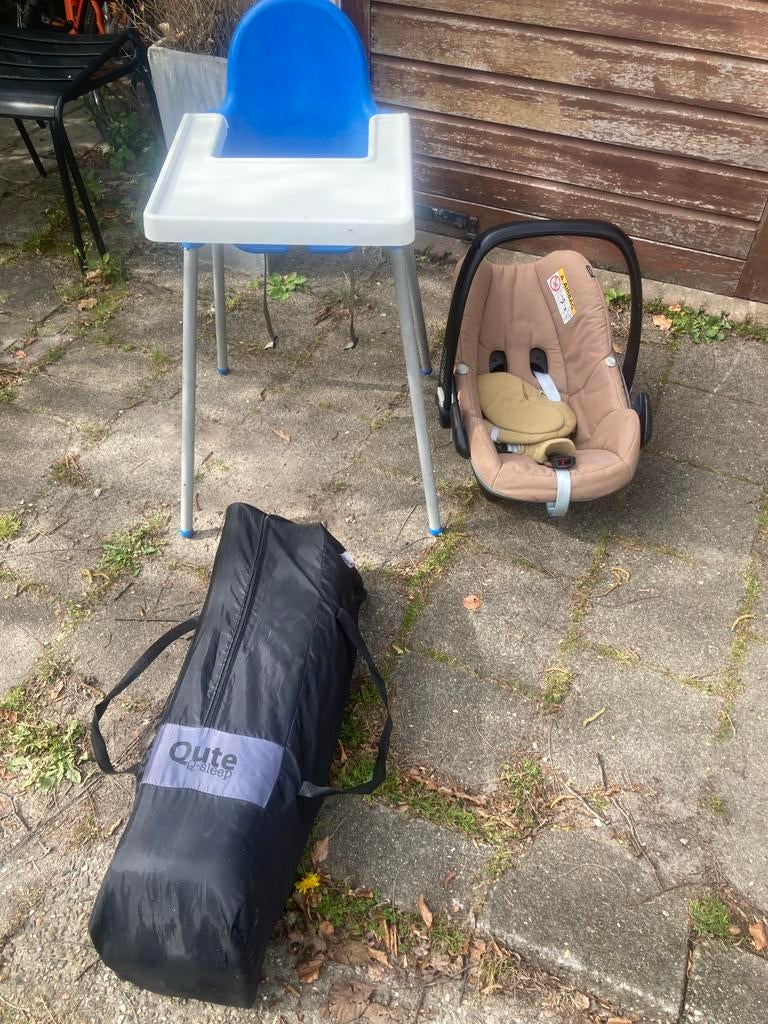 Baby startset (maxi cosi, kinderstoel, reisbedje), Ophalen, Zo goed als nieuw