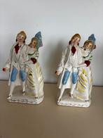 Twee porseleinen beeldjes 18de eeuwkleding gemaakt in Japan, Ophalen of Verzenden