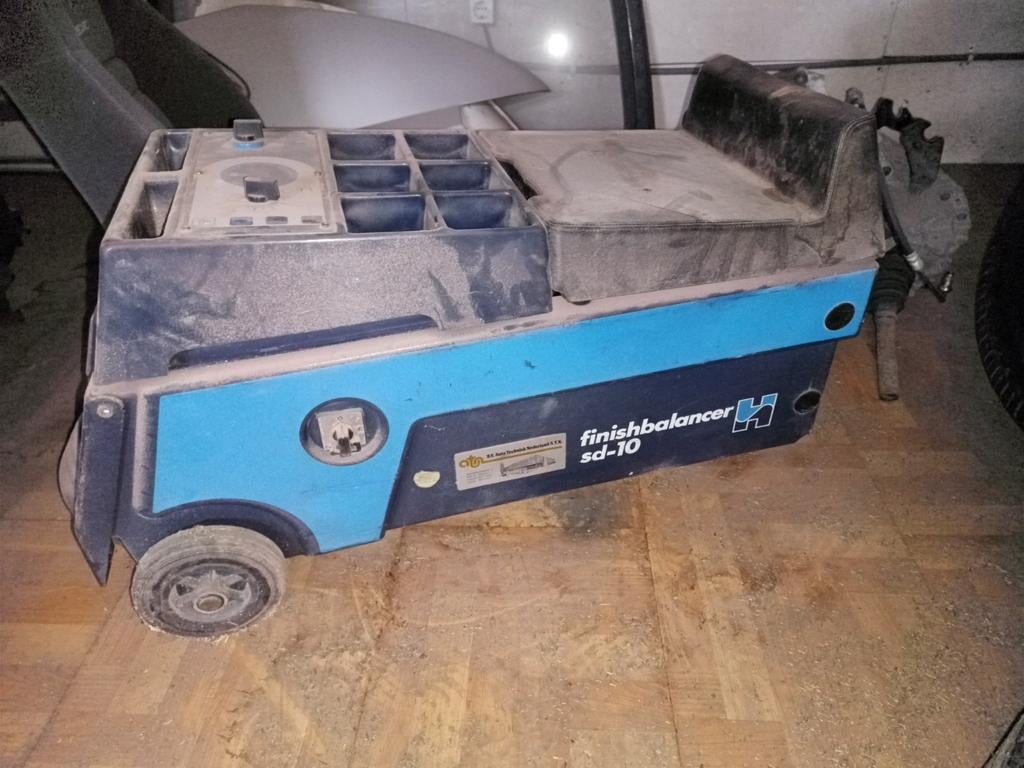 Wiel balanceer apparaat voor zware voertuigen, Ophalen