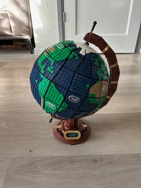 Lego Globe 21332 compleet en gesorteerd, Kinderen en Baby's, Speelgoed | Duplo en Lego, Ophalen of Verzenden, Zo goed als nieuw