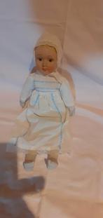 poppetje met wit jurkje en mutsje, Ophalen of Verzenden, Zo goed als nieuw, Pop