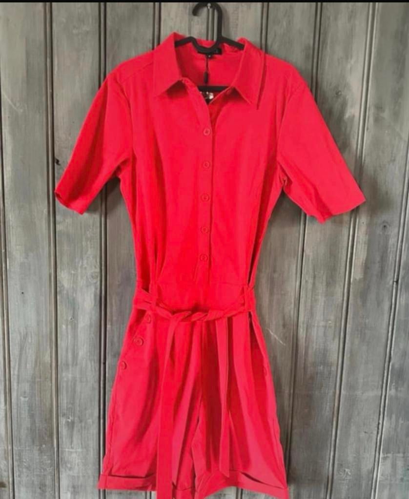 Mi Piace travelstof jumpsuit kort maat: XS Red, Kleding | Dames, Jumpsuits, Ophalen of Verzenden, Nieuw, Maat 34 (XS) of kleiner