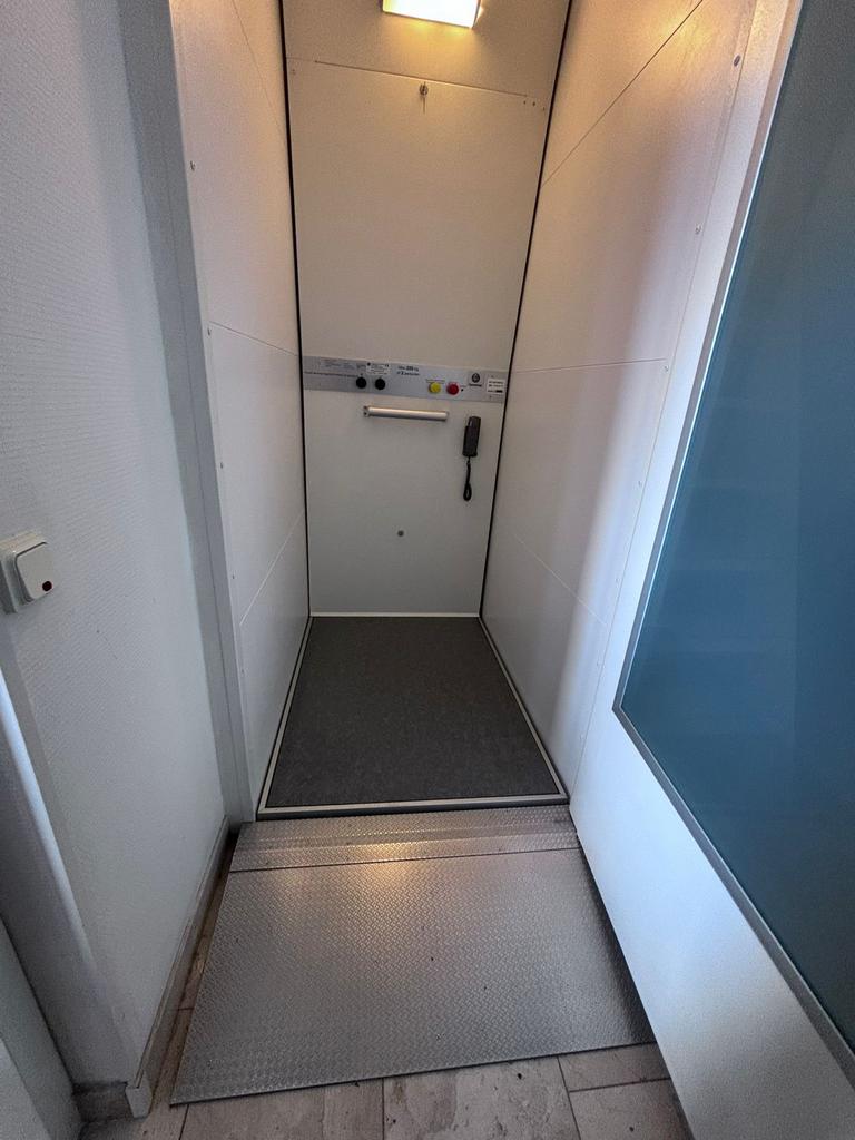Huislift/plateaulift ThyssenKrupp–2 pers.–compleet werkend, Diversen, Ophalen, Gebruikt