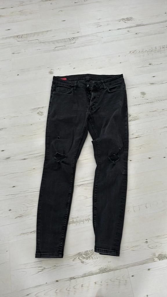 Spijkerbroek met open knieën, maat 34/32 zwart Ashes to dust, Kleding | Heren, Spijkerbroeken en Jeans, Zwart, Ashes to dust, Ophalen of Verzenden