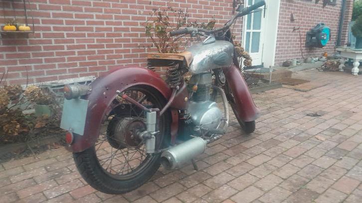 Motobecane z46c 125cc te koop, Motoren, Motoren | Oldtimers, Overig, 11 kW of minder, 1 cilinder, Sportuitlaat, Ophalen